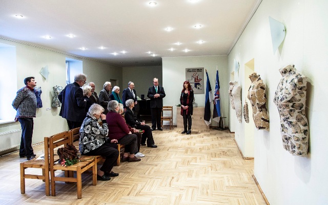 Tekstiilikunstniku Kaire Tali näitus RETRIIT Riia Eesti Majas