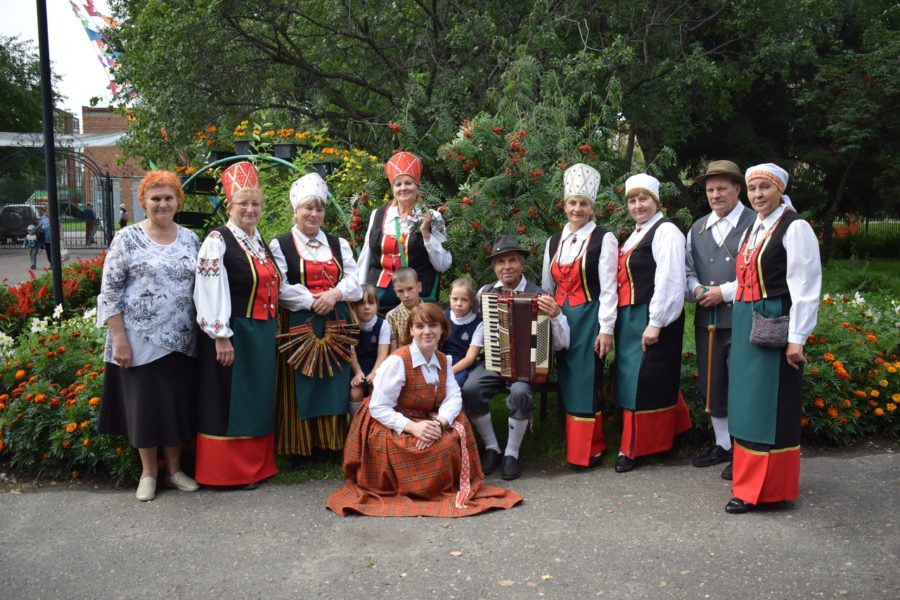 Eesti Päev ja eesti keele päev Omskis