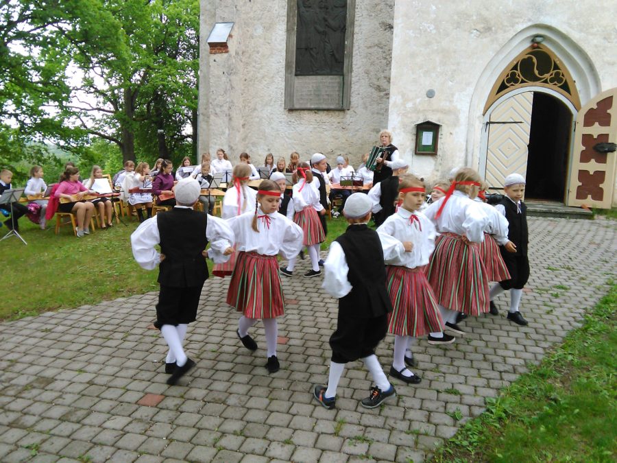 Põlva valla koolide IX folklooripäev Otepääl Põlva valla koolide IX folklooripäev Otepääl
