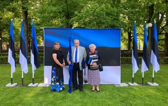 Narva Eesti Selts sai au heisata Vabariigi lipp
