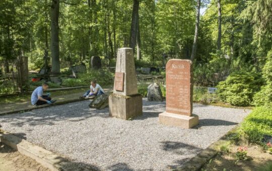 Jakob Hurda ja Helmi Kurriku hauaplatsid jälle korras!