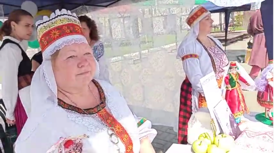 Eestlased Omski linna päeval Eestlased Omski linna päeval
