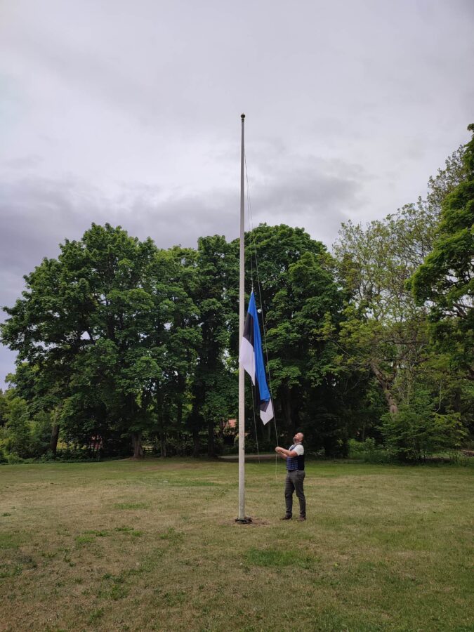 Eesti lipp on Ruhnus püha