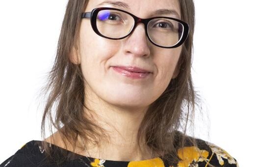 EESTI PEREDE HOIAKUD EMAKEELE ÕPPIMISEST Soomes