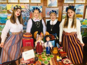 Выставка крымских народностей