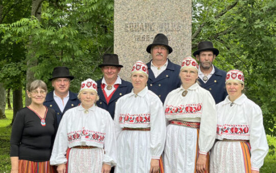 Kirjanike Liidu esindajana oli kohal Paul Rummo